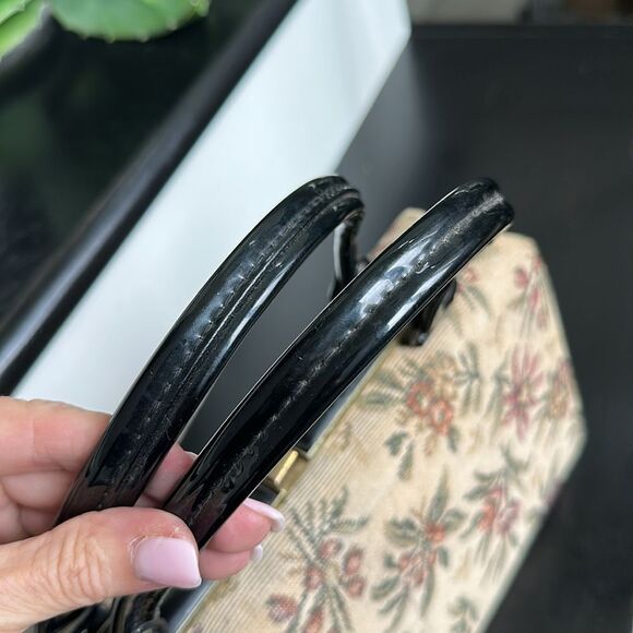 Dover vintage tapestry needlepoint floral satchel hinge top purse - Picture 6 of 10